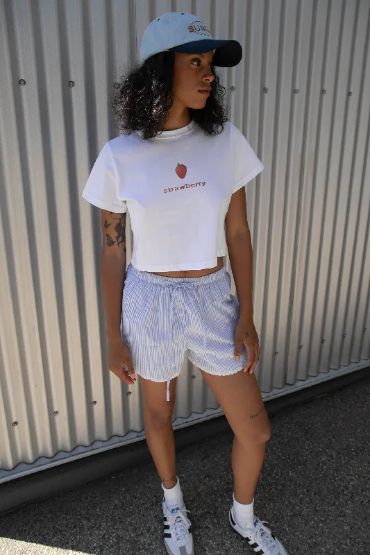 Exquisite Details STRAWBERRY GRAPHIC T-SHIRT
