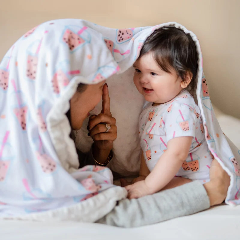 Relaxed Chic THE WEE BEAN | Baby Accessories | Minky Fleece Sensory Baby Blanket | Boba Relaxed Chic THE WEE BEAN | Baby Accessories | Minky Fleece Sensory Baby Blanket | Boba