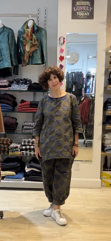 Fun and cute Bryn Walker, 25468J Amis Tunic, Dots