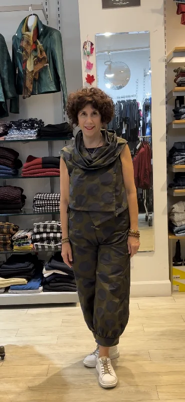 Stand-up collar design Bryn Walker, 14468J Pennie Vest, Dots