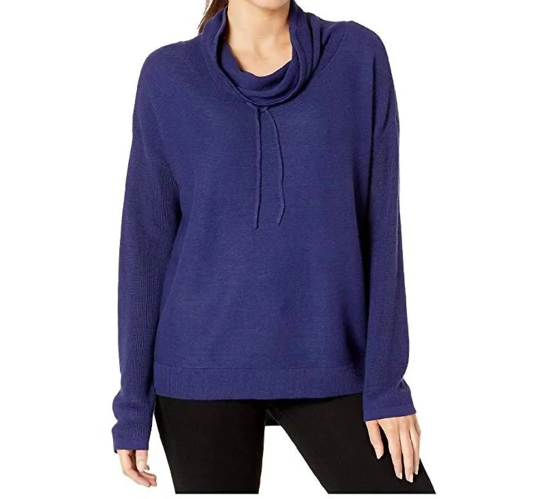 Elegant Series Pullover Crew Sweater In Blue