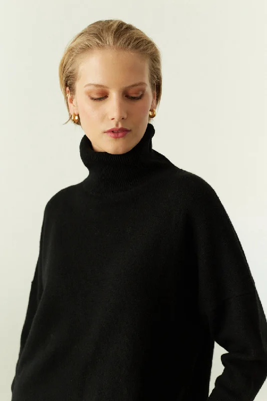 Retro Design Black Cashmere Rollneck Sweater