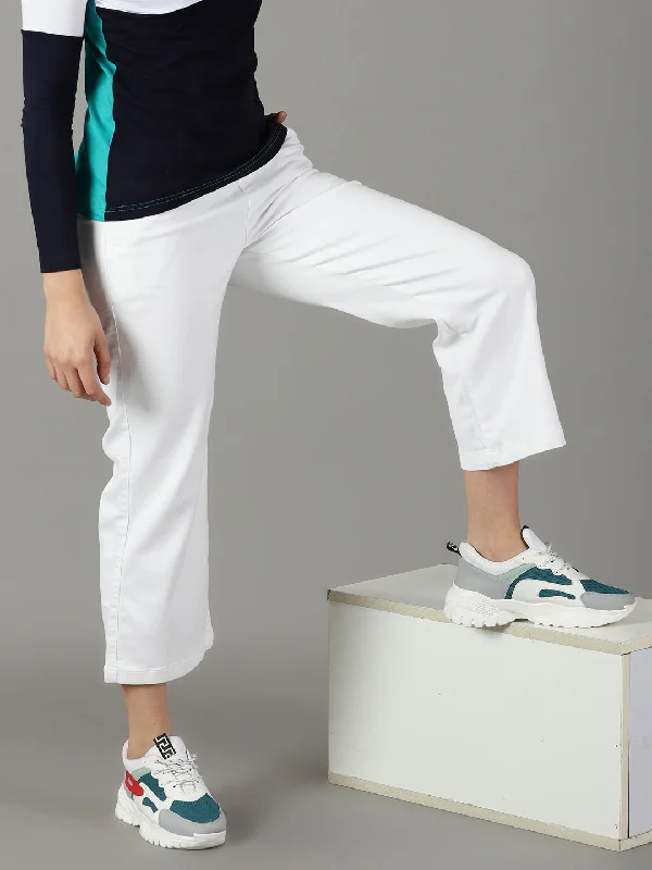 Effortless Style Women's White Solid Slim Fit Denim Jeans