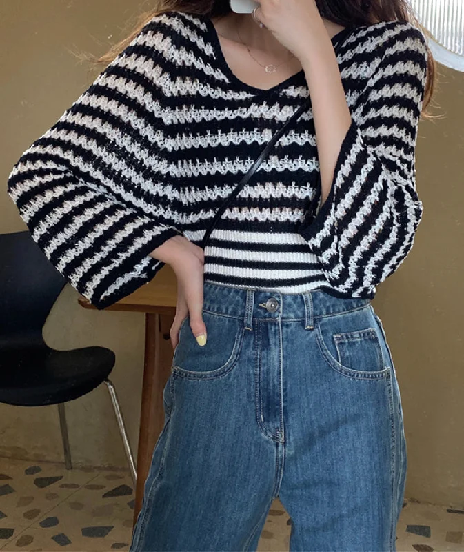 Minimalism Black and white striped long-sleeved sweater v-neck waist sweater  121