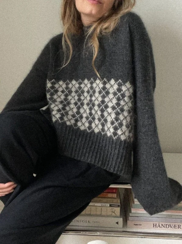 Exquisite Craftsmanship Jeju sweater by Aegyo Knit, No 20 + silk mohair yarn kit (excl pattern) Exquisite Craftsmanship Jeju sweater by Aegyo Knit, No 20 + silk mohair yarn kit (excl pattern)