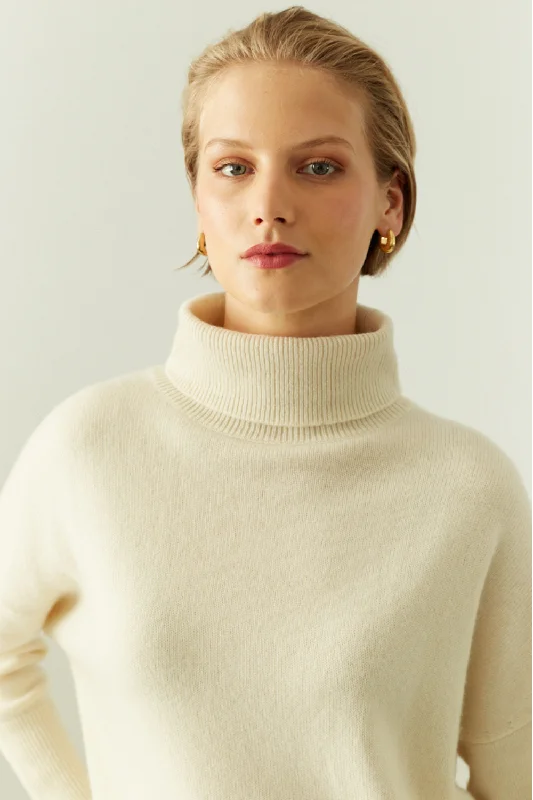 Basic Version Cream Cashmere Rollneck Sweater