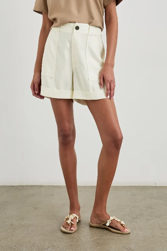 Fashionable sports MARYAM SHORT - LOTUS