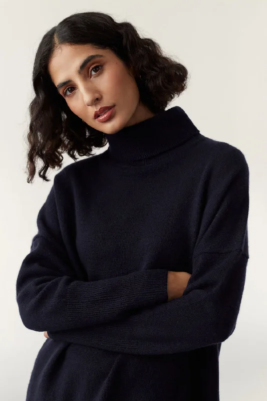 Comfortable Fashion Navy Cashmere Rollneck Sweater